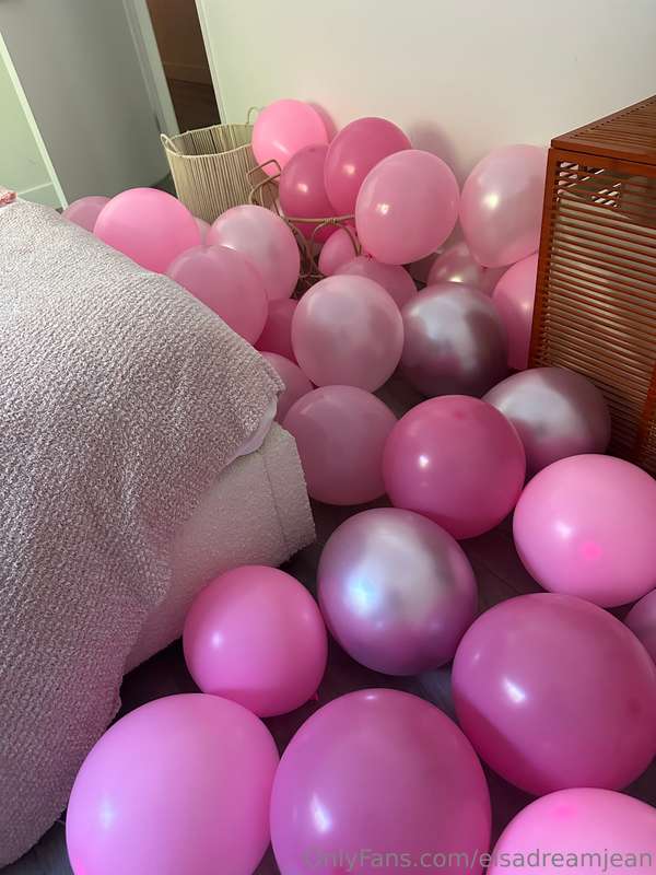 OKAY OKAY you guys were upset I didn’t do the balloons last .. 1
