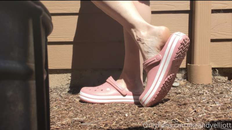 Pics for the Pink Crocks with Pink Toes Play I just uploaded..