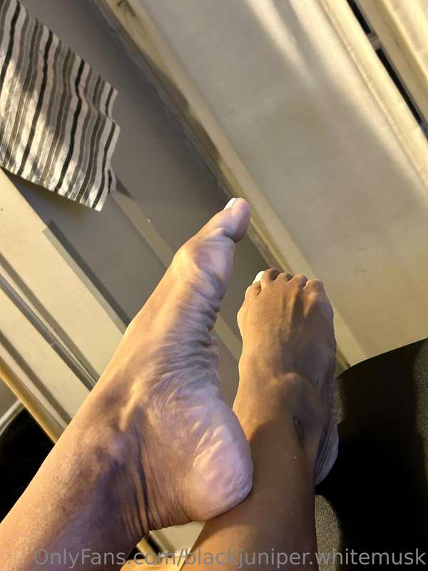 Make it a happy TOE$DAY 8