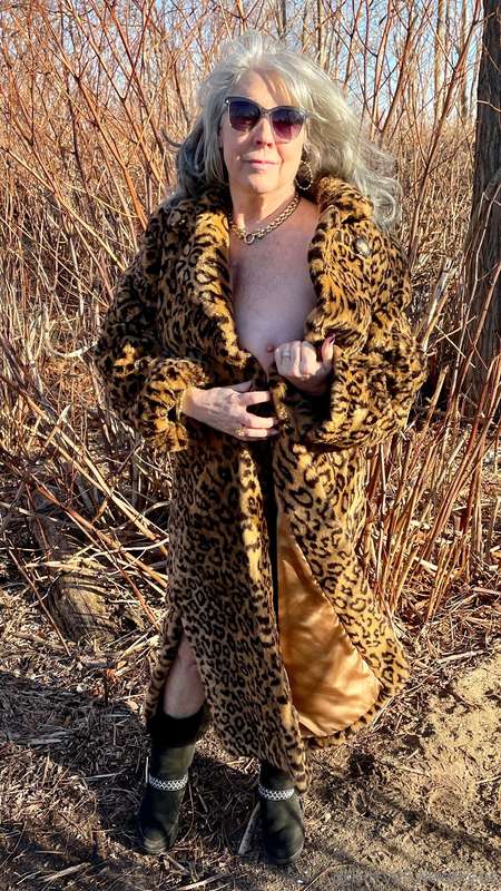 Feral, Kitty in the wild 😜  2