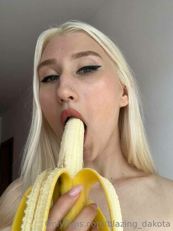 Don't make me mess with the fruit... 🍌 Let you help me... 😋 ..