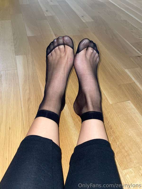 Zeynylons - Onlyfans - 11 Jan, 2025
