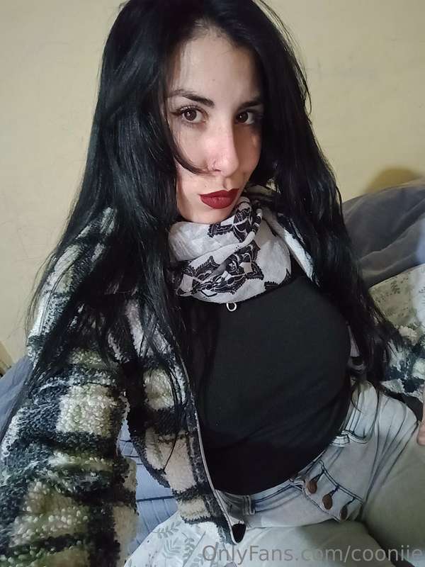 Hi there. It's so cold here... I want to lie down and I get ..