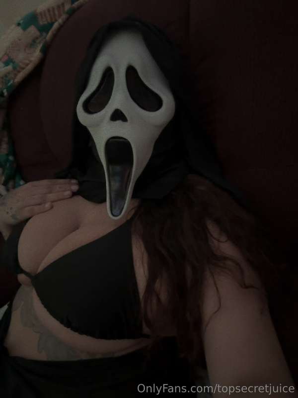 Some new stuff Coming tonight 👀😘🔥 #screammask