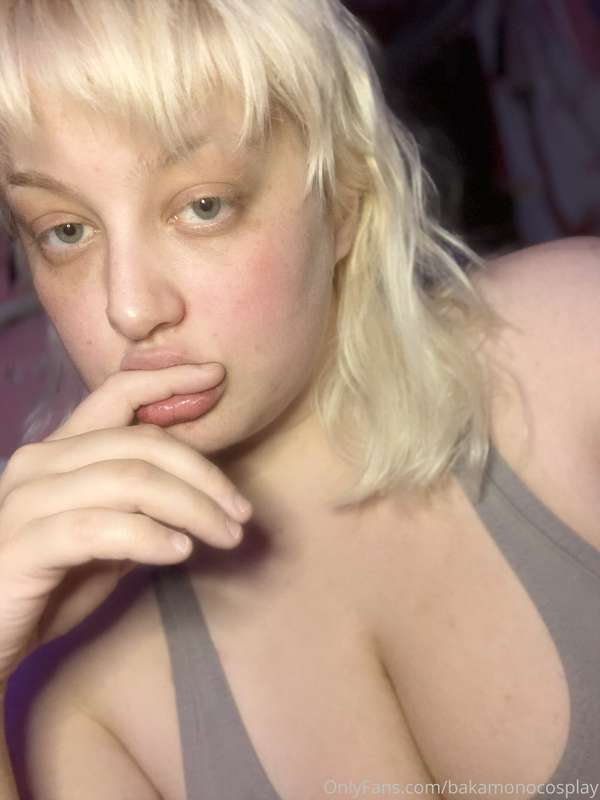Boobs in your inbox! 🌸✨ (except not bc my dms are broken 🥺) ..
