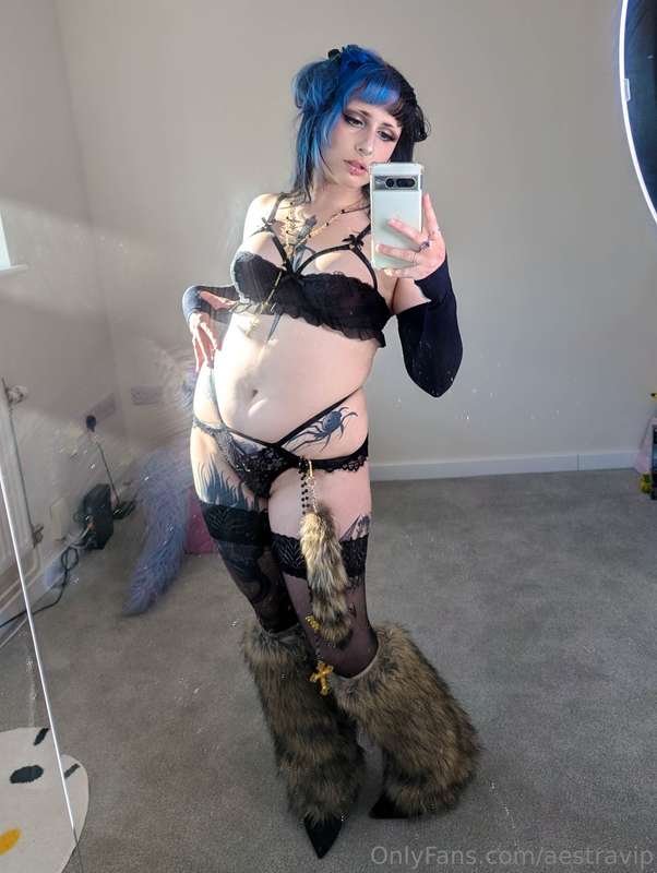 these legwarmers have an unbelievable grip on all my outfits.. 11