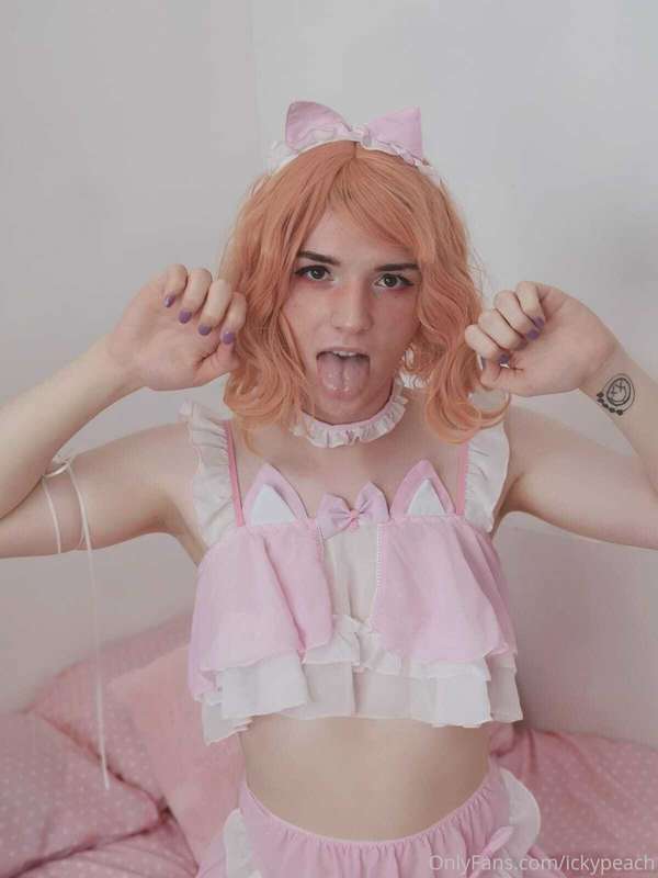 Kitty Maid Set 2💕
Benefits of dating this kitty maid:
I’d gi.. 1