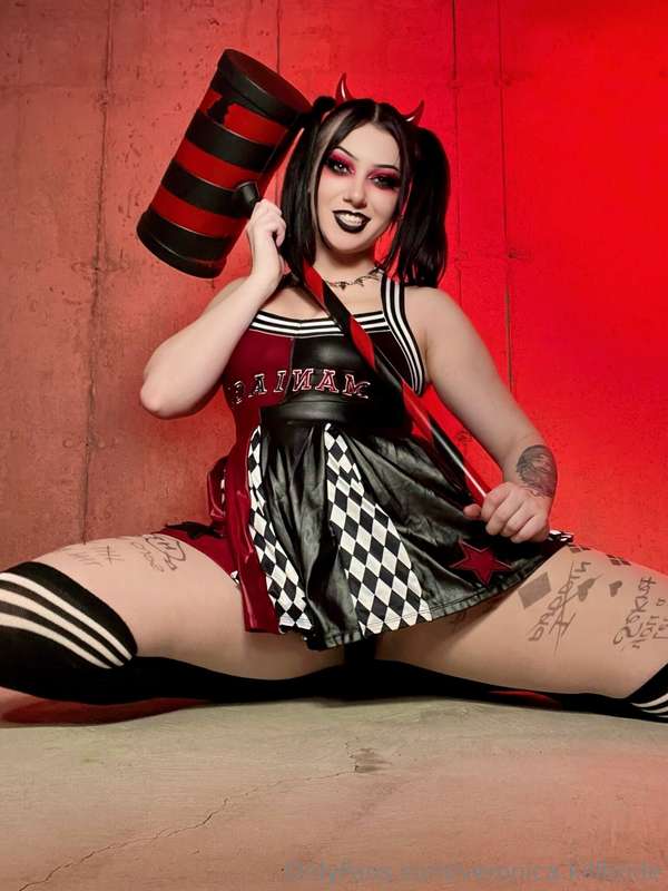 You’re all mine puddin’, Batman can’t save you 💋