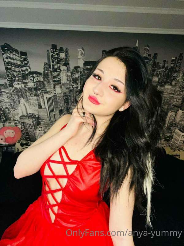 Blue or red? Which color is good for me?💦❤️