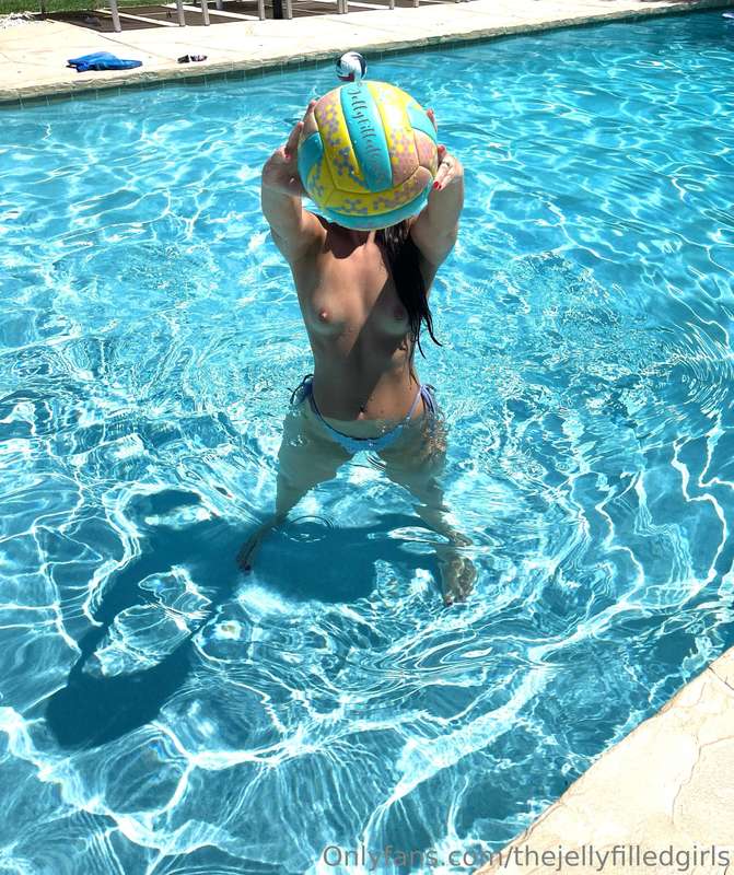 Ok queers, time for a FRIENDLY game of pool volley ball! 🏐 E..