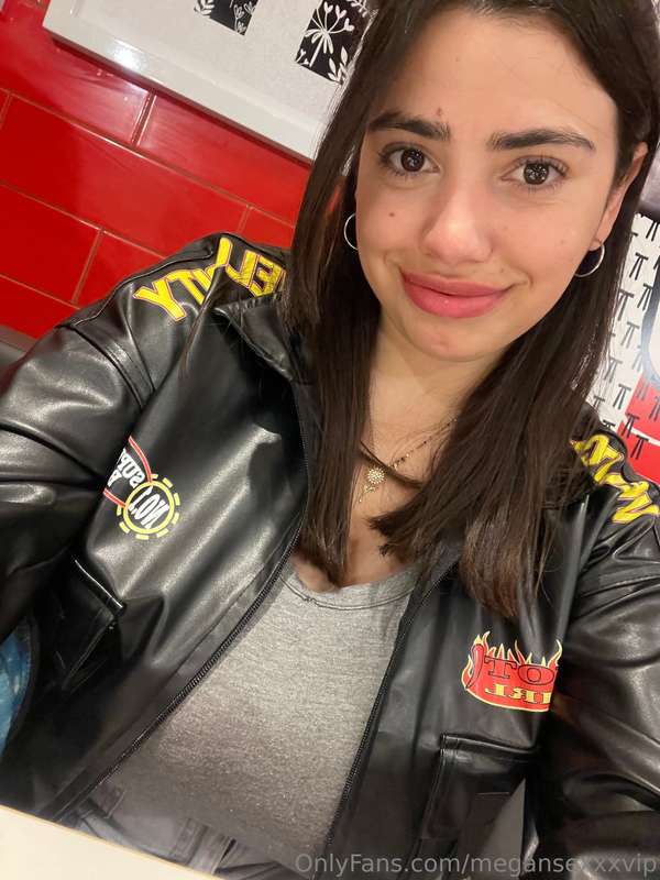 Megansexxxvip - Onlyfans - 09 Oct, 2024
