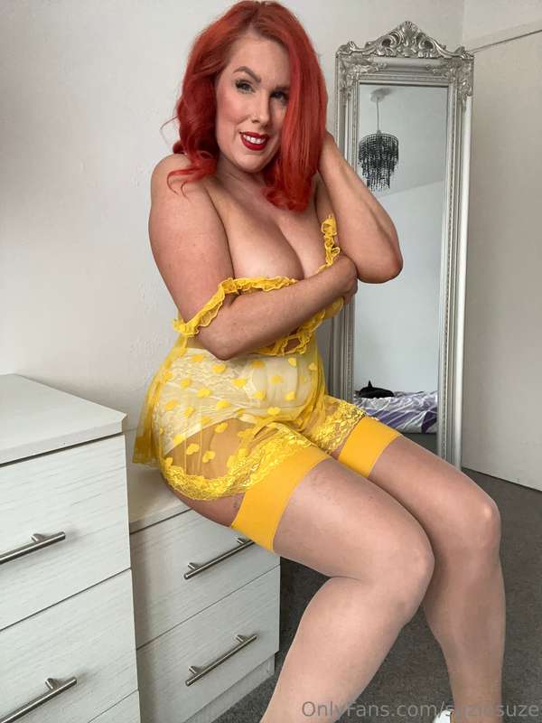 Happy belated Valentines 💛💛💛💛Do you like my outfit and stock.. 19