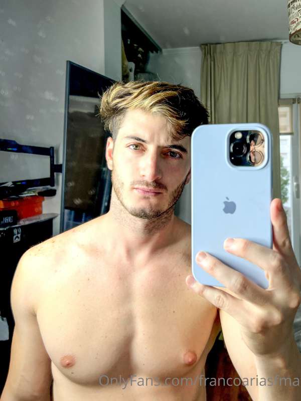 Que contenido les gustaría ver en mi onlyfans ??? Los leo 😈🔥