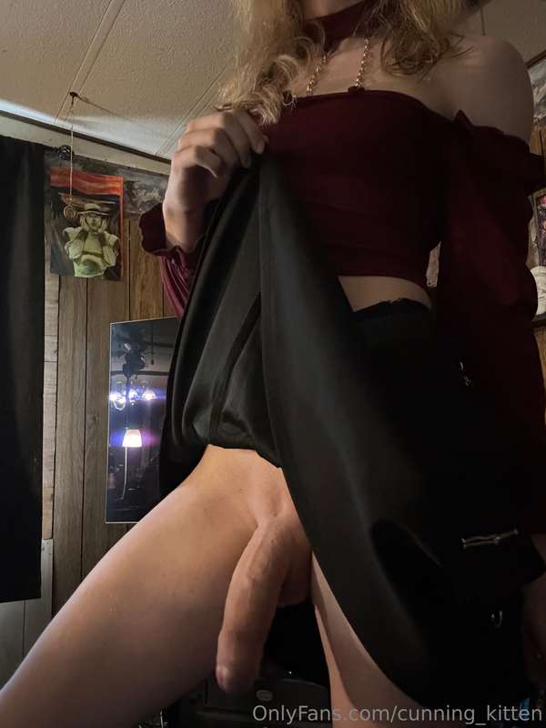 Happy Friday ✨✨ I heard you guys like skirts 🤭🫣 and hung wom.. 11