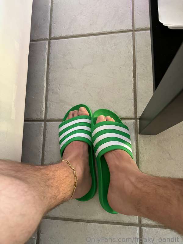 Were you starin at my feet bro? 😏🦶🏼