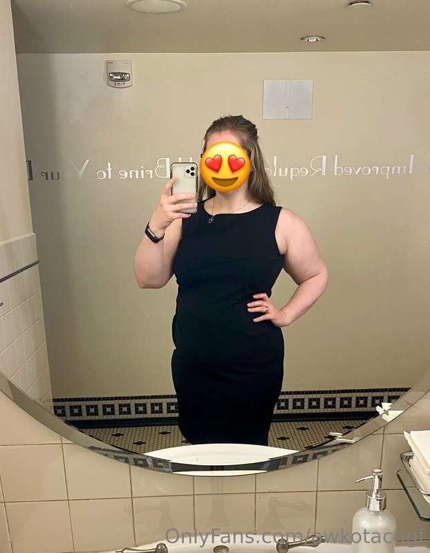 Just a reminder I’m hot clothed and naked 😘
