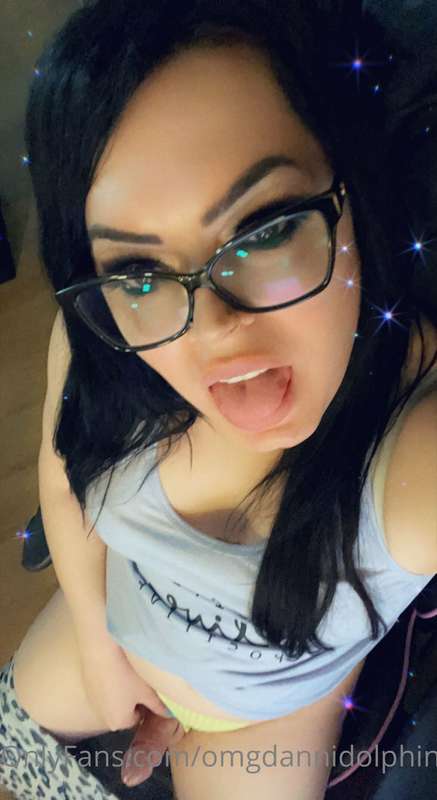 Geeky girl cock anyone? 🤓🐔💙 4