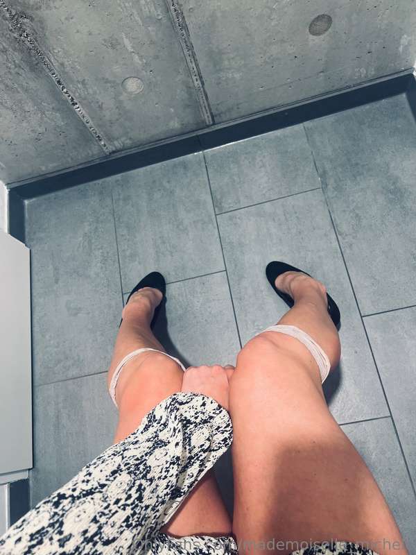 Ups.. da ist mir im Büro wohl der Slip runtergerutscht und i..