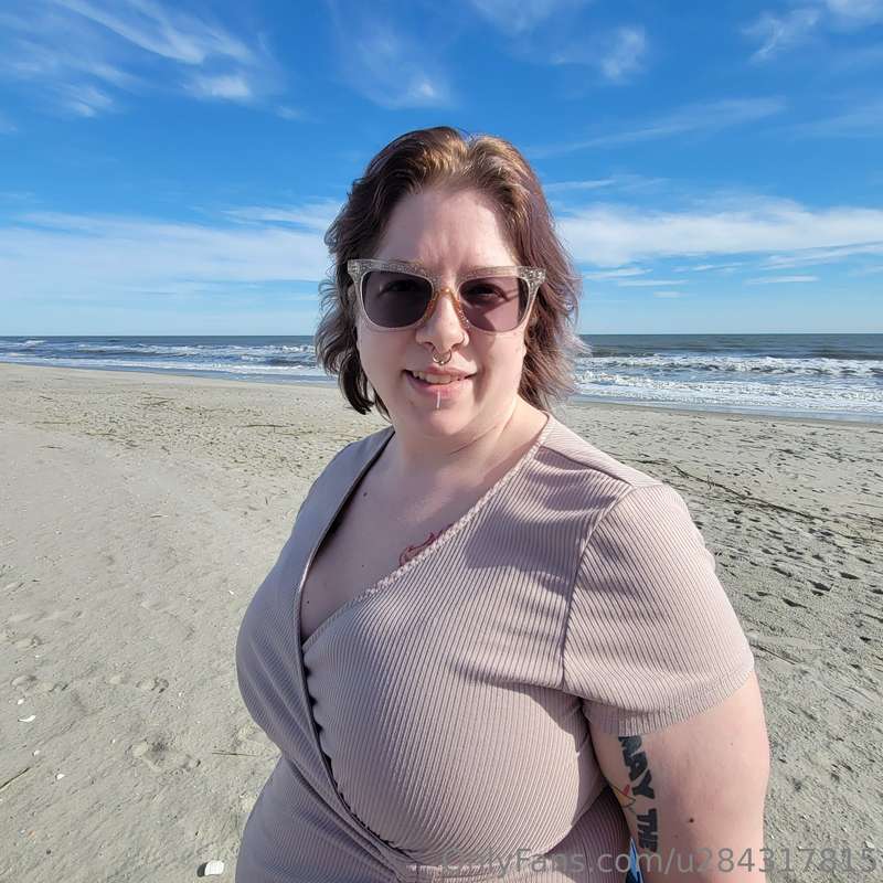 Beach titty! Ty for Ian Cedar for taking the pics! Lol