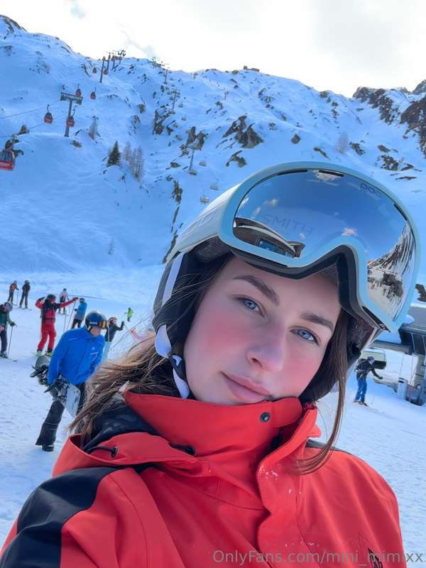 Goshhhh I love winter ❄️🥰 and that natural glow it gives me ..