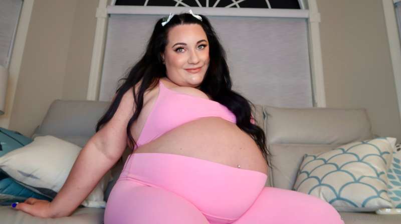 Like my new workout outfit? Only problem is I don't think I'..