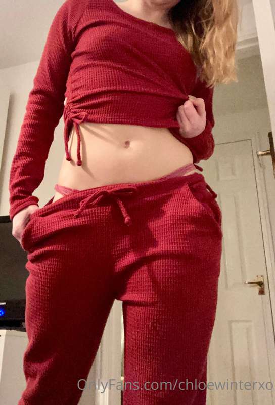 Bought a new lounge set so naturally some pics were taken ❤️ 1