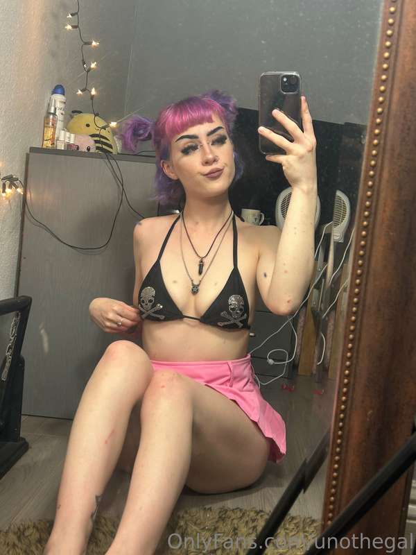 Should I record in this fit 😉👅