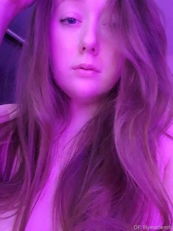 This purple light really sets a mood ❤️ 3