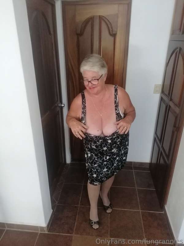 ,Girdlegoddess In my lovely open bottom girdle, sent to me f.. 1