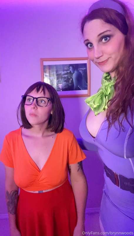Jeepers! I finally found a clue alone with Velma and we had .. 40