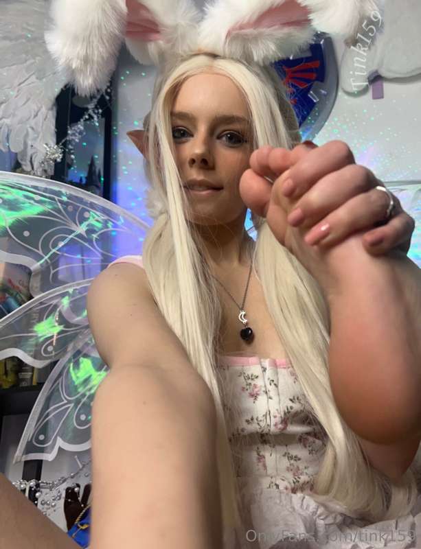 Let me just hold that there for you! 😈😈 please cum and rub m..