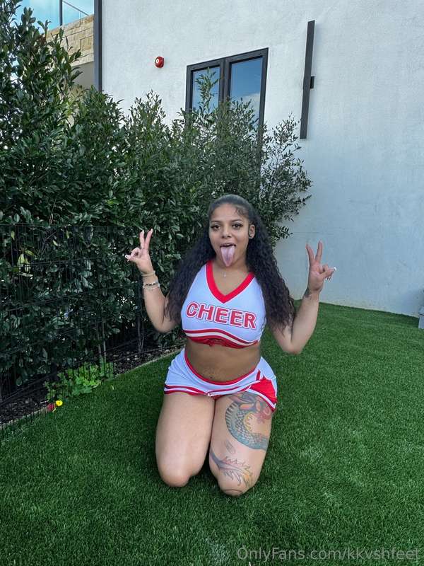 lets do it on the grass like this 👅 8