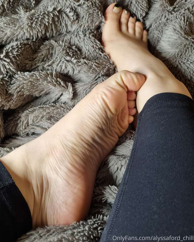 black nylons, tan nylons or bare? 9