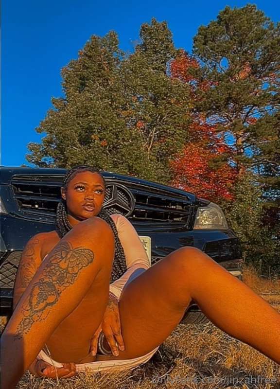 Riding dick on top of the Benz is crazy work 👃🏽🩸 2