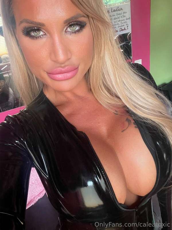Black Latex Catsuit - Today at Bizarrfabrik - swipe to the r..