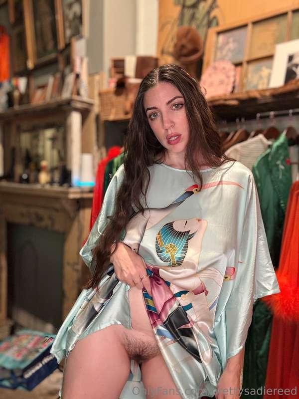 A casual look for my new 1970s silk caftan style dress 😇