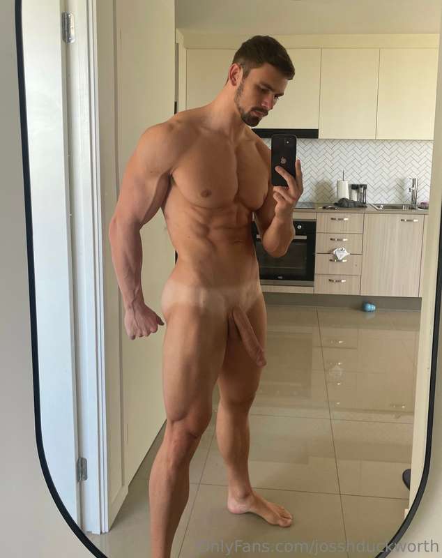 Mirror mirror on the wall… who’s the biggest of them all 😉🍆 1
