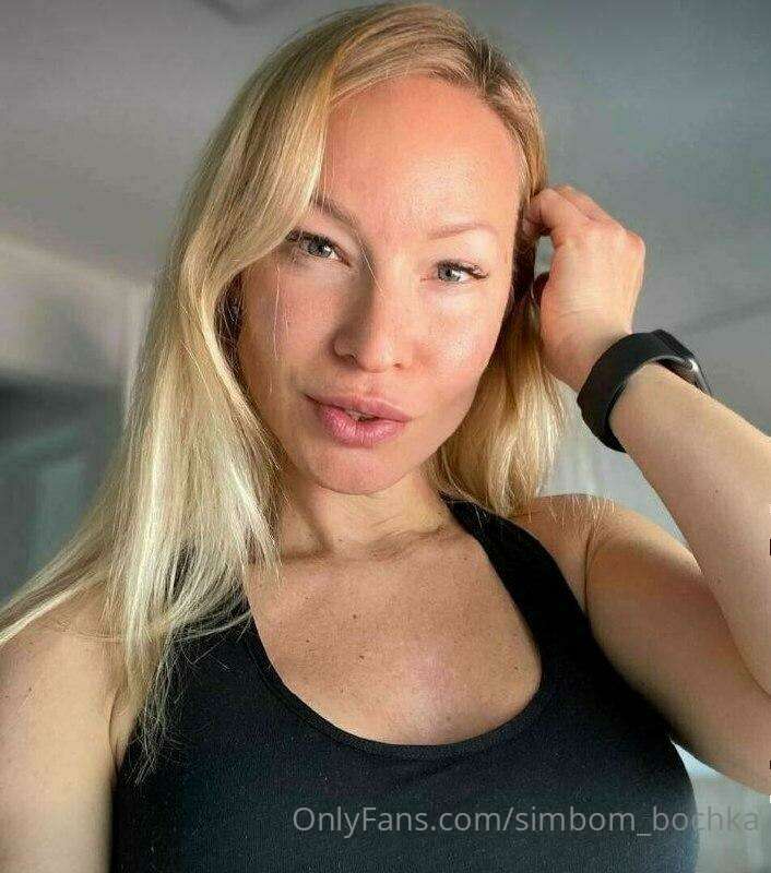 @katrinmoore 
FREE DICK RATE FOR NEW FANS ! 
Subscribe on he..