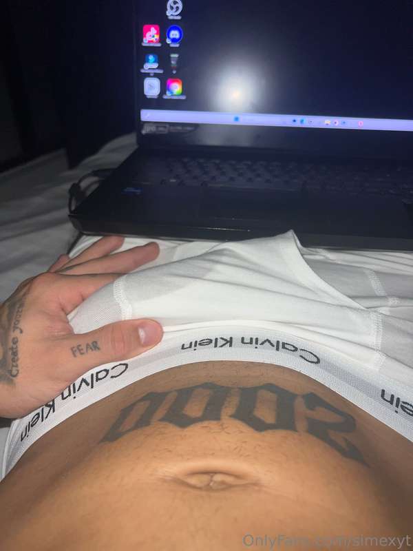 Noch wach? Mir ist langweilig schreibt mir privat 😘