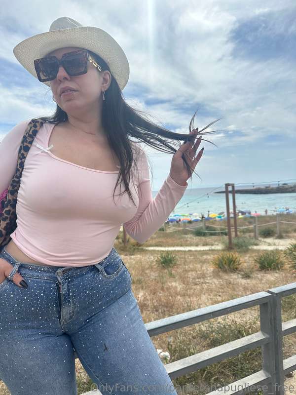 Cowgirl version, super porcona 💙👅🤍Buon inizio settimana sbor..