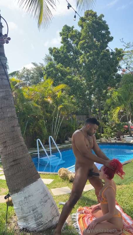 Watch daddy fuck my face poolside 🏖️🤤 Then bend me over and ..
