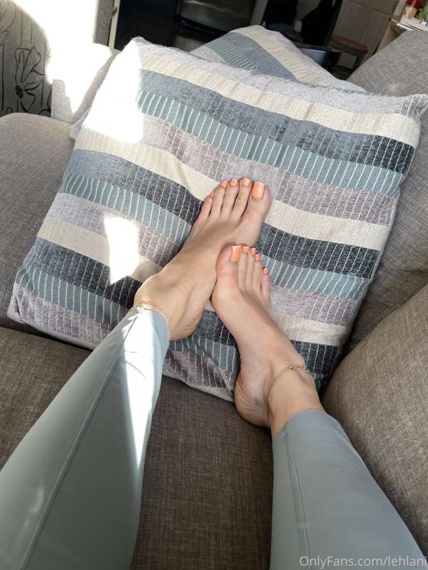 Really do need a new pedi, I’ve been walking so much they ar.. 4