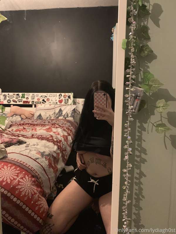 New year new underboob, spam a fuck load of my content with ..