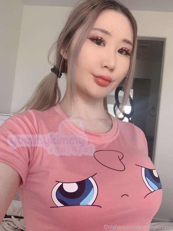 There’s a jigglypuff on my jigglypuffs! 😲

Got this cute shi..