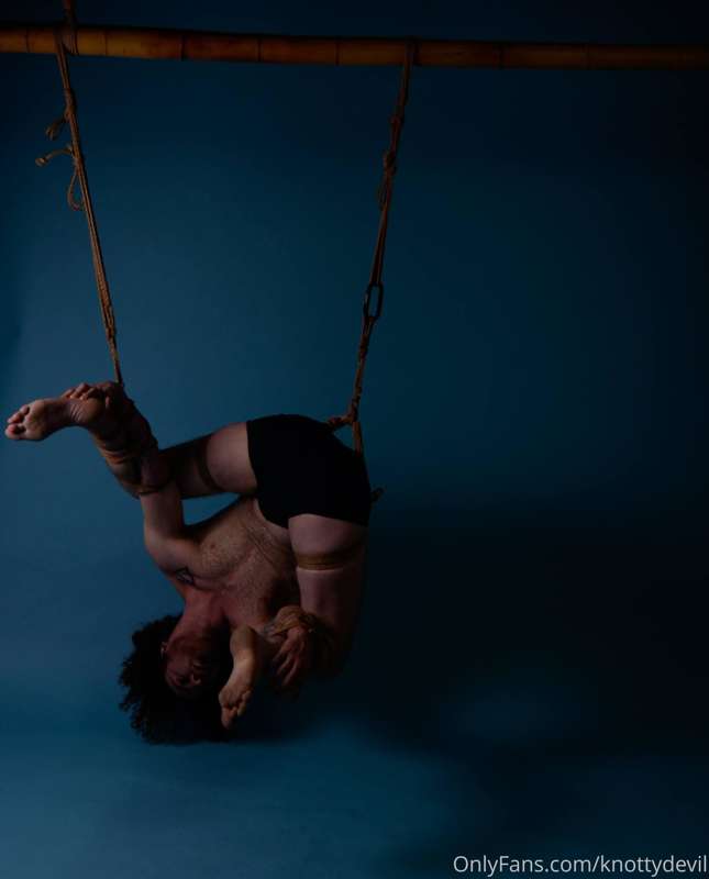 Rope: inconvenientknot on Instagram 
Photo: sriracha_cock on..