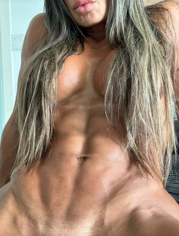 Do you like my hard body? 💦😏