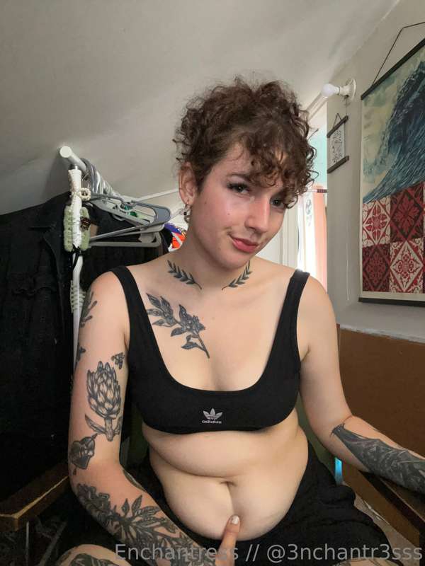 I know you wanna touch it <3 swipe for lil clip! 5