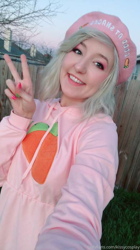 Imma snack expert, I think I need some bunny ears and a tail 4