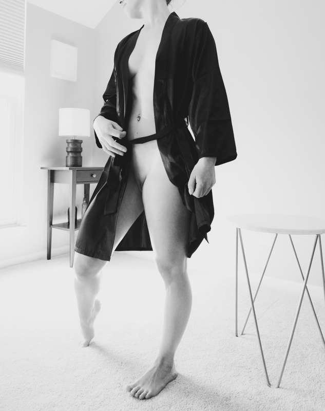 TIL black kimonos are associated with formality and mourning.. 2
