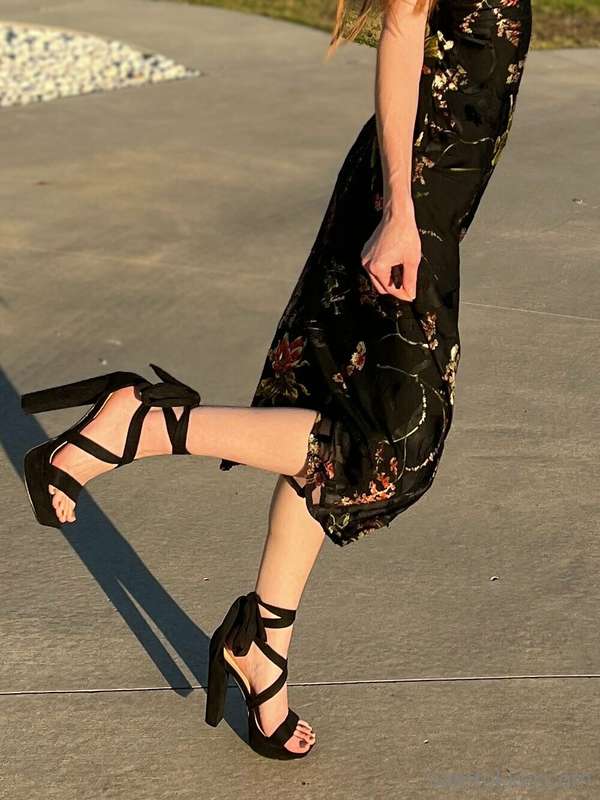 Insta is getting these pics but with the toes blurred ;) 2